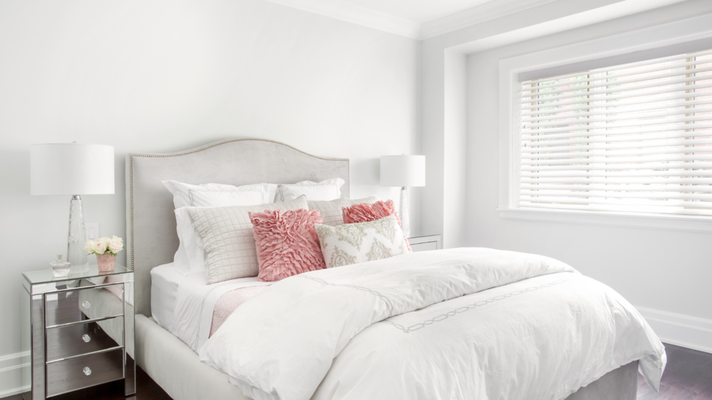 Tips for a dreamy guest bedroom. 